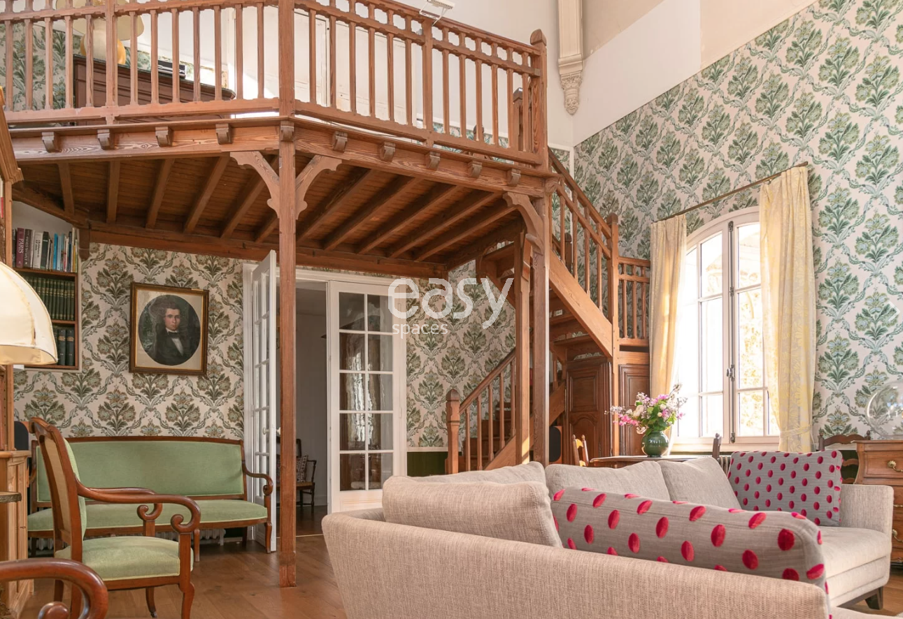 rent a unique and atypical space specifically designed for film shooting in Paris, FRANCE